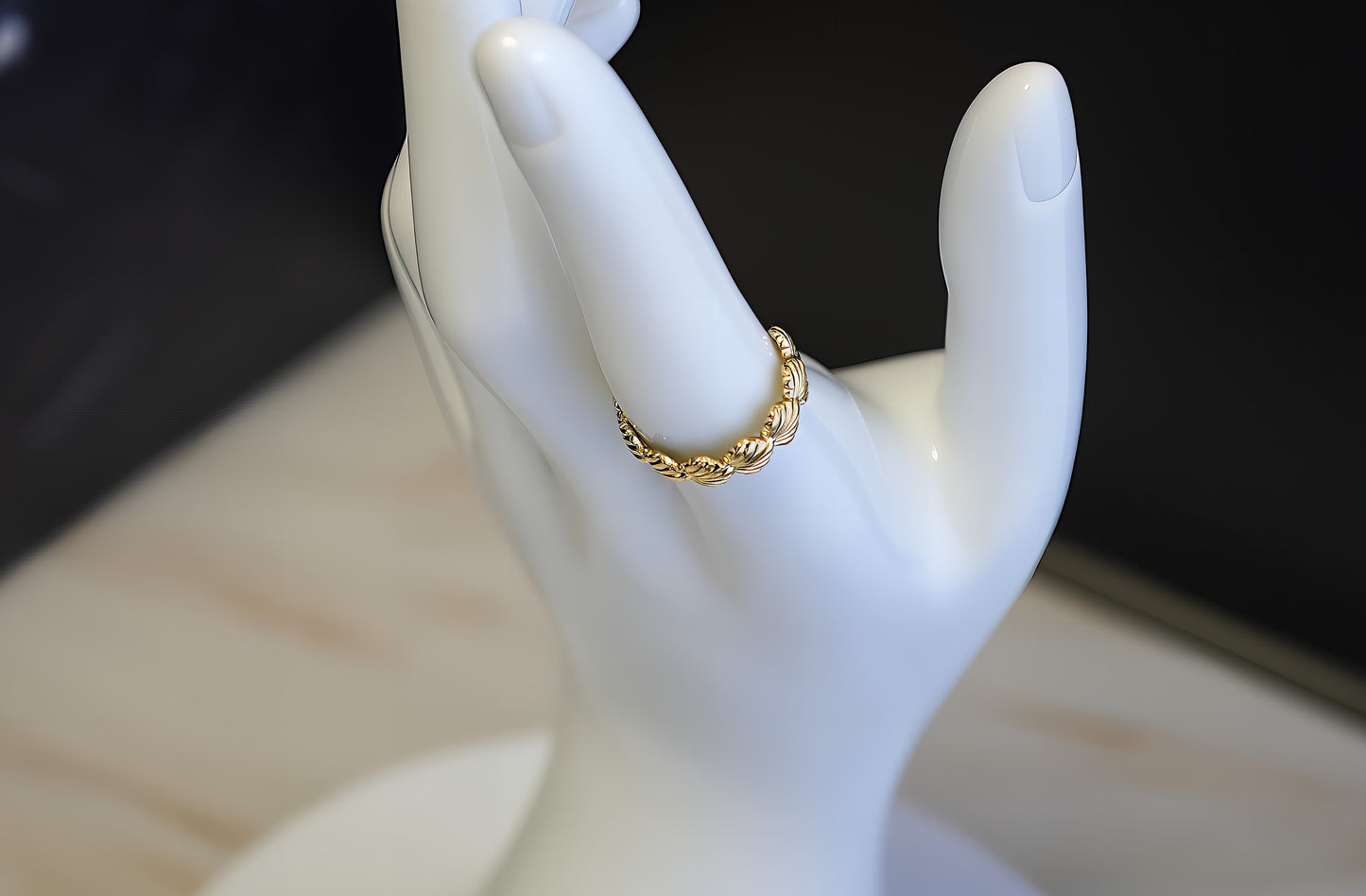 ANELLO A FEDINA CON CONCHIGLIE MULTIPLE