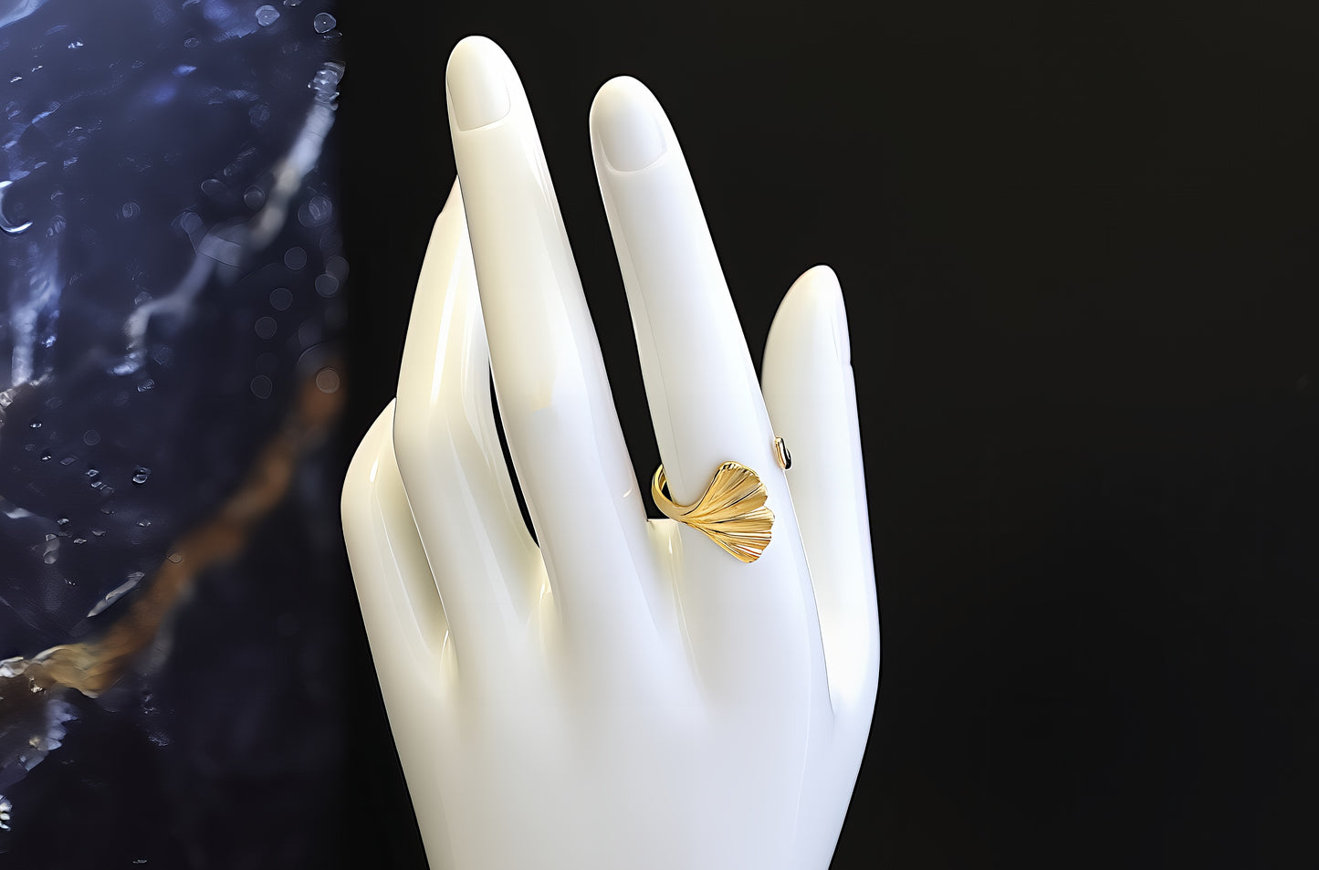 ANELLO A FEDINA APERTA CON CONCHIGLIA