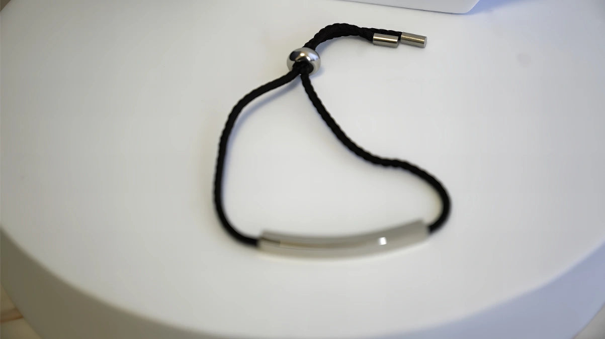 BRACCIALE IN CORDA CON PLACCHETTA PERSONALIZZABILE