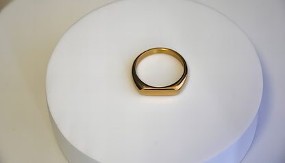 ANELLO GEOMETRICO A FEDE CON SIGILLO PERSONALIZZABILE