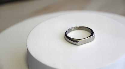ANELLO GEOMETRICO A FEDE CON SIGILLO PERSONALIZZABILE