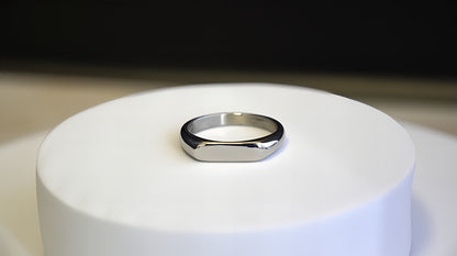 ANELLO GEOMETRICO A FEDE CON SIGILLO PERSONALIZZABILE