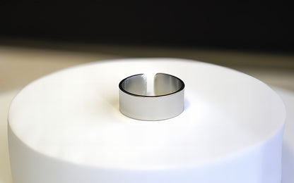 ANELLO GEOMETRICO A FASCIA APERTA PERSONALIZZABILE