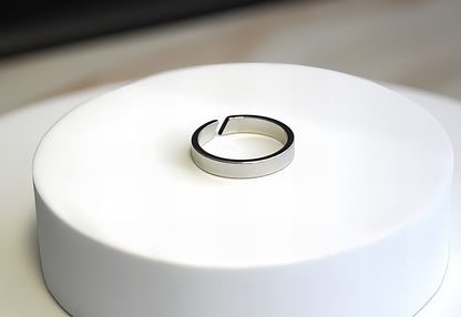 ANELLO GEOMETRICO A FASCIA APERTA PERSONALIZZABILE
