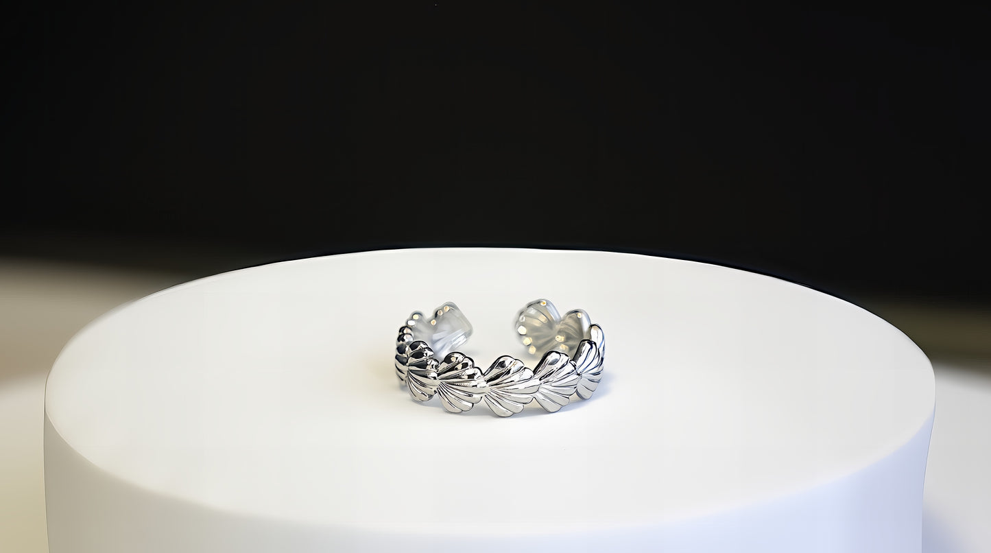 ANELLO A FEDINA CON CONCHIGLIE MULTIPLE