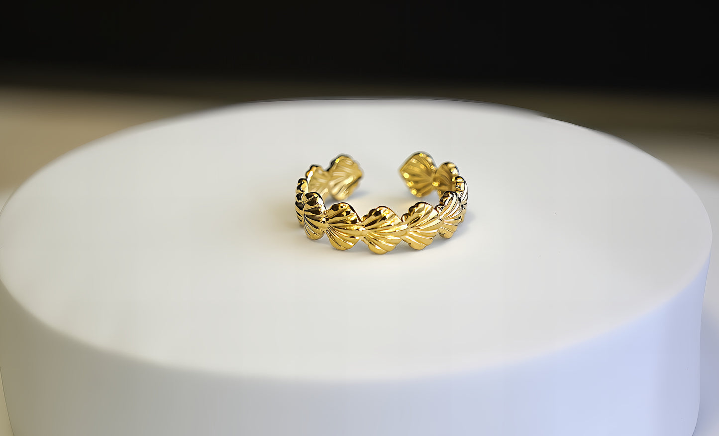 ANELLO A FEDINA CON CONCHIGLIE MULTIPLE