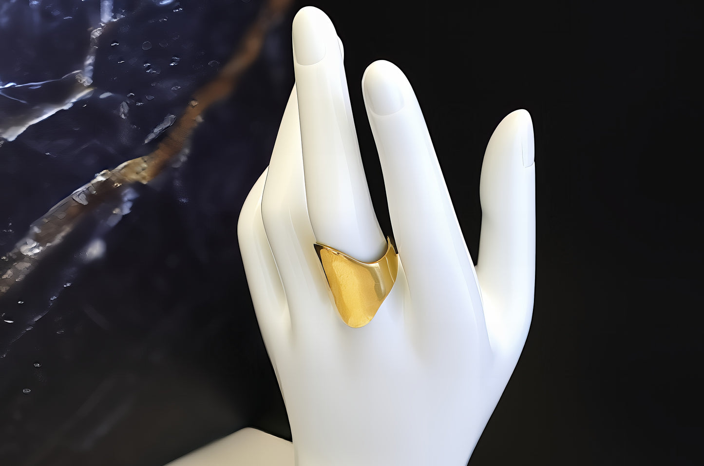 ANELLO GEOMETRICO A FASCIA PIENA CON SIGILLO