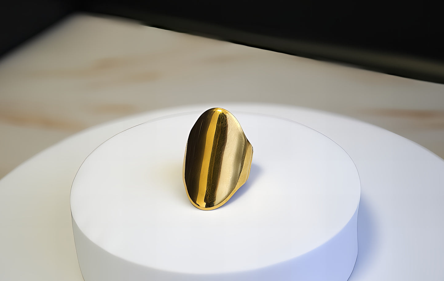 ANELLO GEOMETRICO A FASCIA PIENA CON SIGILLO