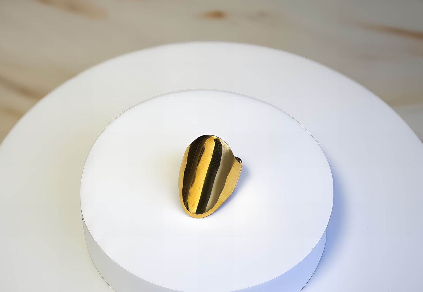 ANELLO GEOMETRICO A FASCIA PIENA CON SIGILLO