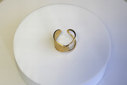 ANELLO A MEZZA FASCIA ASIMMETRICA