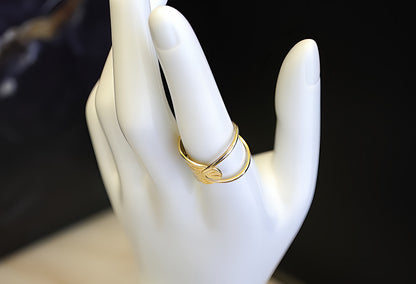 ANELLO A MEZZA FASCIA ASIMMETRICA
