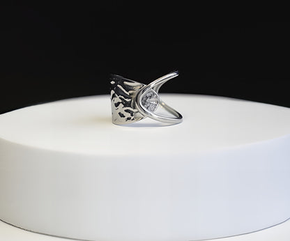 ANELLO A MEZZA FASCIA ASIMMETRICA