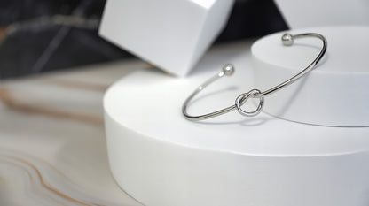 BRACCIALE A FILO CON NODO